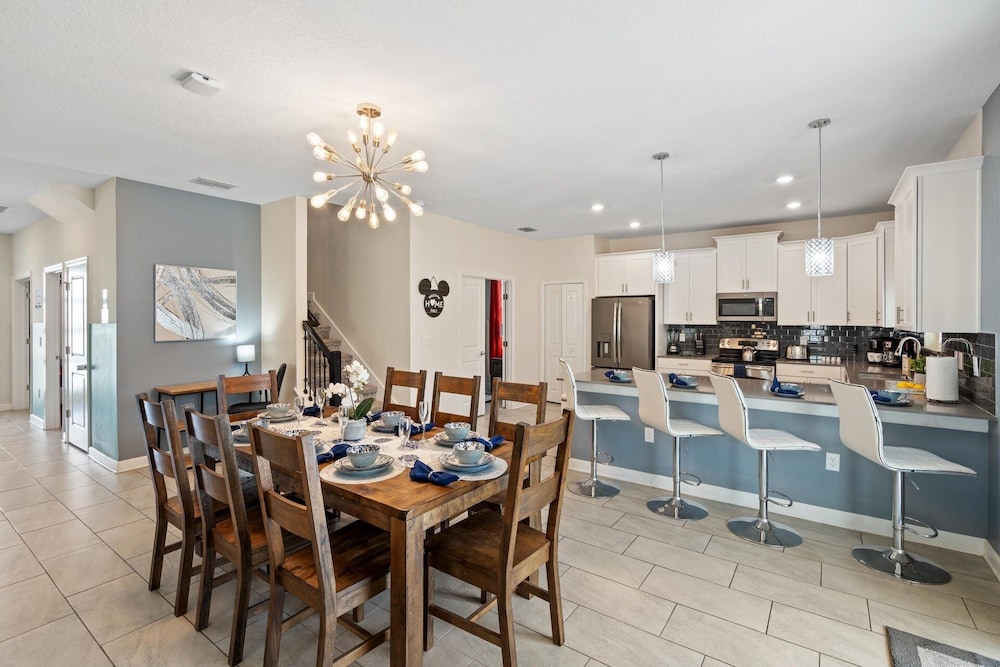ChampionsGate Resort 8-Bedroom Vacation Pool Home - Includes Resort Clubhouse Amenity Access! 8 Home