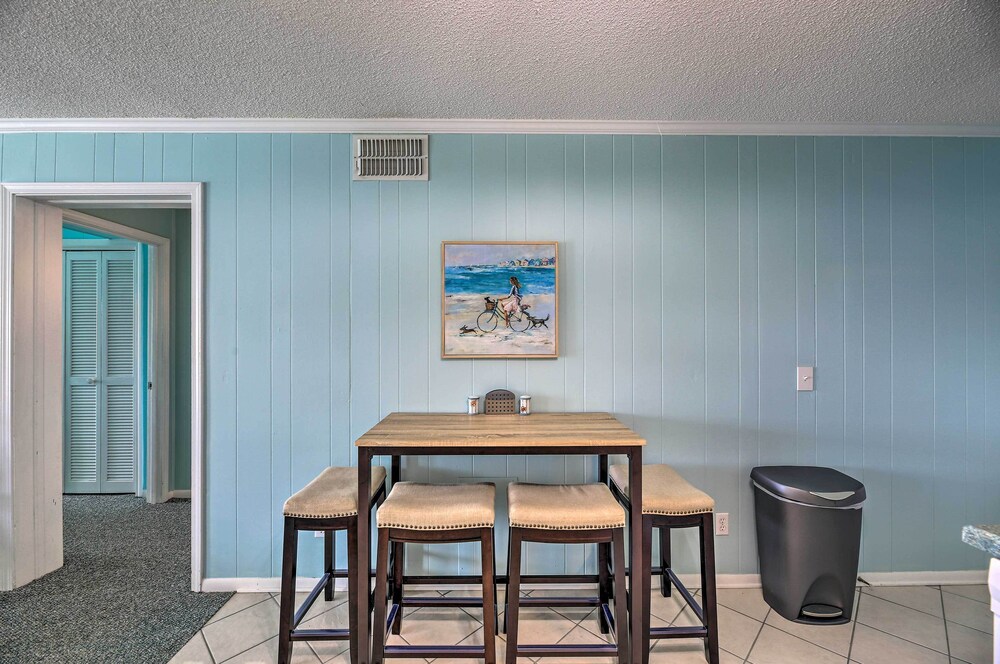 Beachfront Condo w/ Boardwalk & Pool Access!