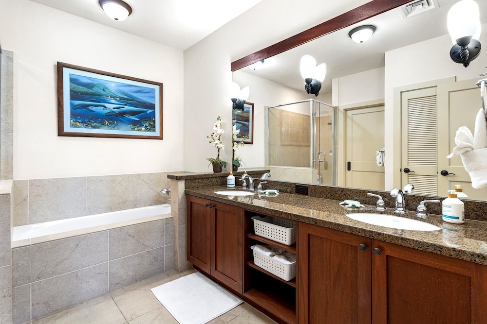 Halii Kai Oceanfront KBM Resorts 2 Units, 4 Bedrooms Ml-2567