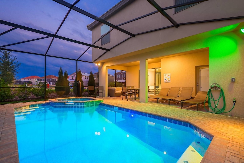 Stylish and Stunning 5BD Pool Home in Solterra - #5st452 - Image 2