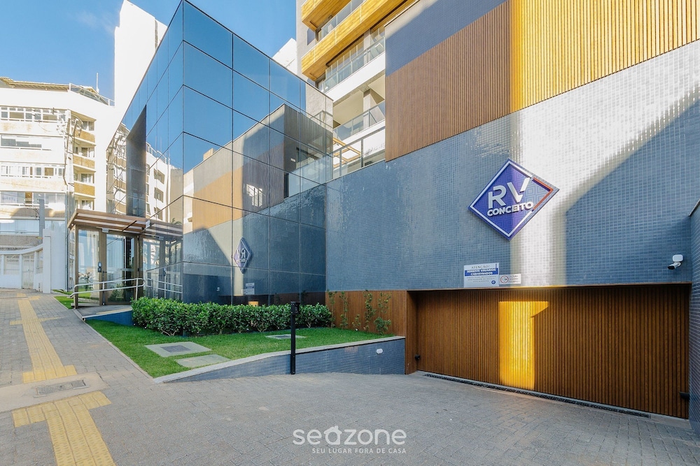 Apartments in a Building With a Pool 800m From the Beach in Salvador - EDF