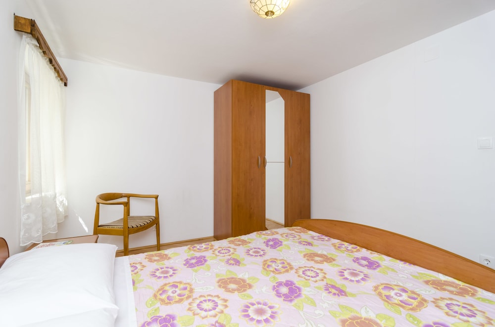 Cina Apartments