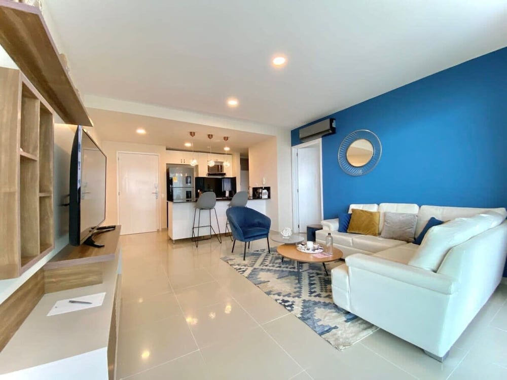 w Stunning 2BR w Pool n AC in Sunny Cartagena