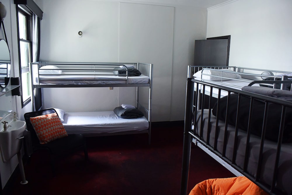 BoBs Hostel