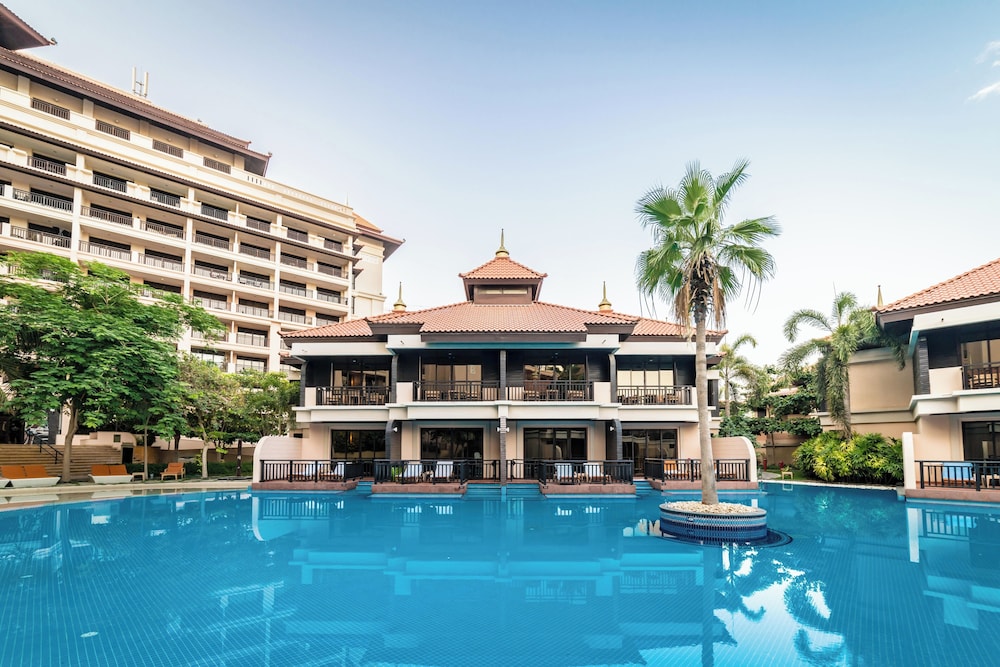 Lux BnB I Palm Jumeirah Resort I Palm Views