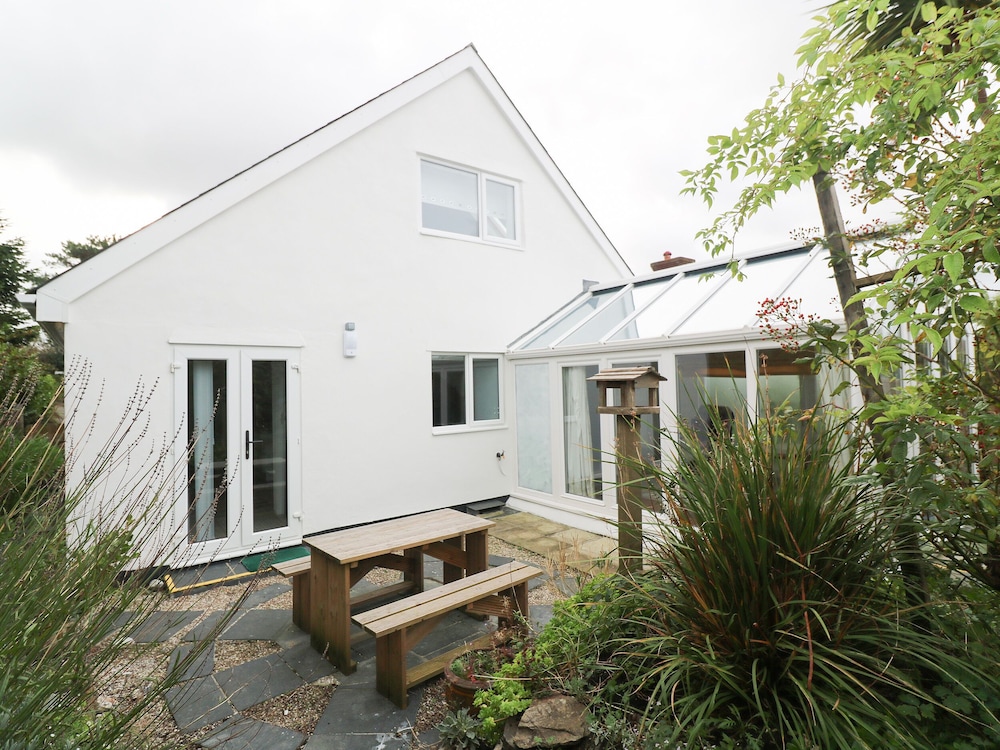 Alice Cottage