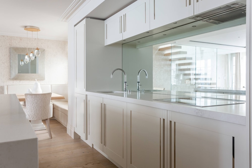 Eaton Mews South by Onefinestay