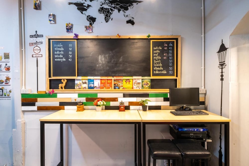 Sip N' Camp - Hostel