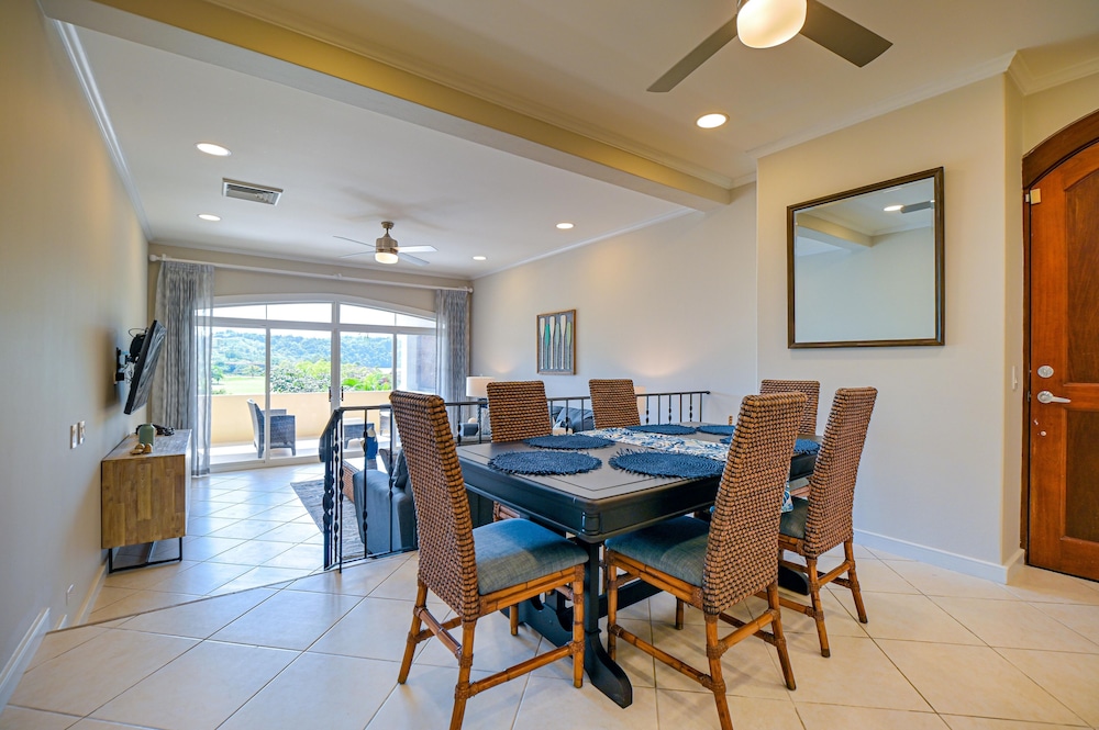 CR Luxury Los Sueños Condos