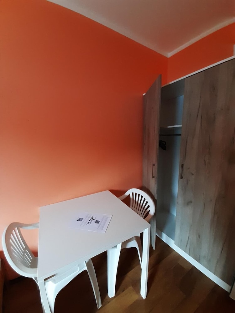 2-Rent Group Hostel Rooms&Apartments TUB19A