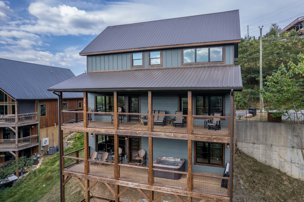 Raccoon Ridge Retreat - Gatlinburg Mountain Escape