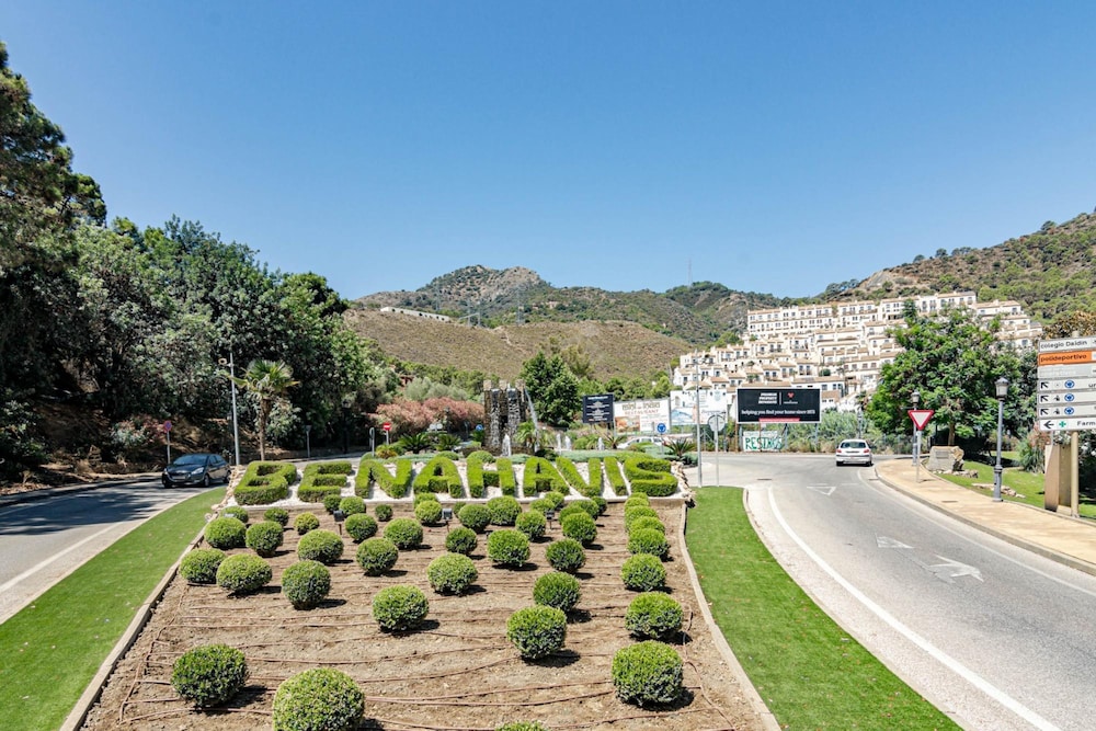 RI B2a- Relaxed Modern Flat in Benahavis