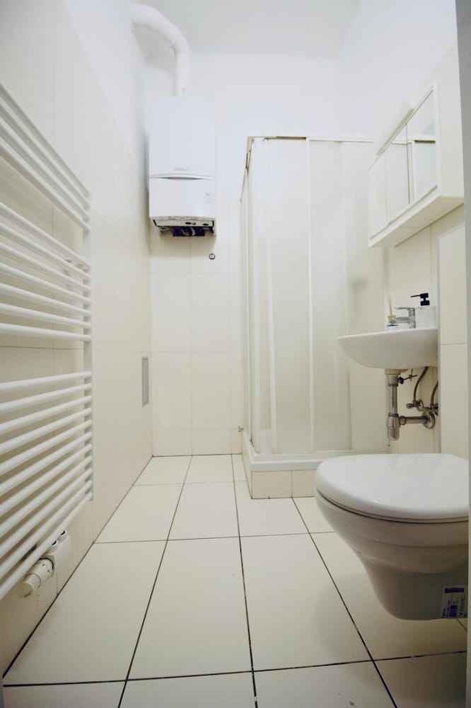 Cozy 2BR Apartment Near Augarten