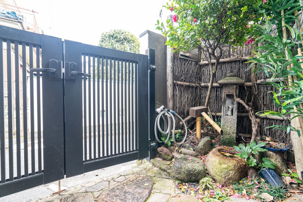 Villa Traditional Designer House Oyama