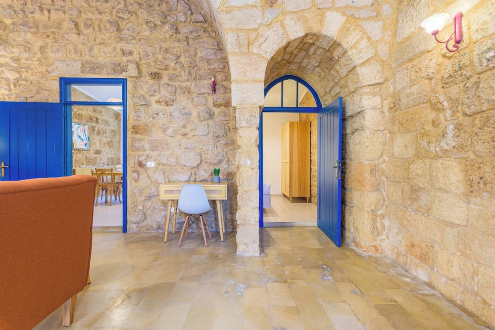 Galleria 1-Bedroom Apartment in Batroun