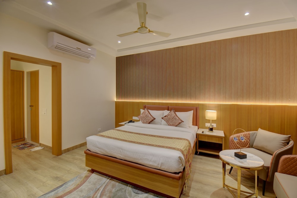 Hotel Warma Palace