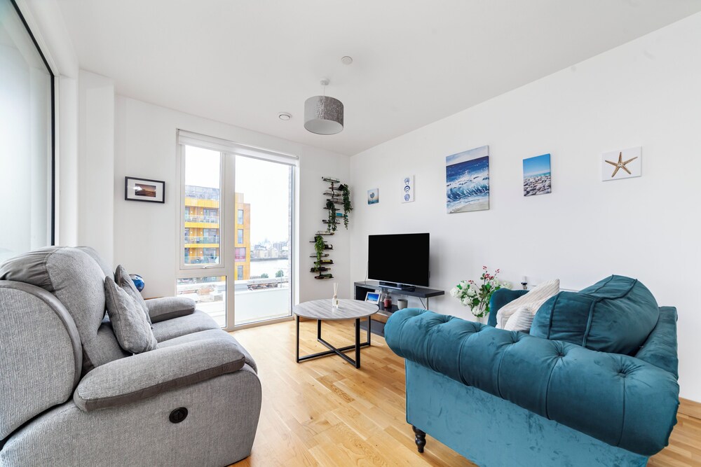 Modern 1bed with Panoramic View London view 5