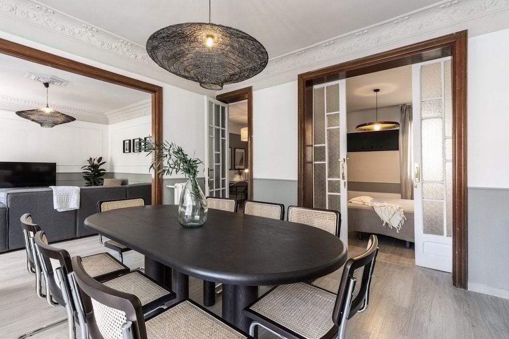 Zambrano - 4 Bedrooms and Office in Trafalgar