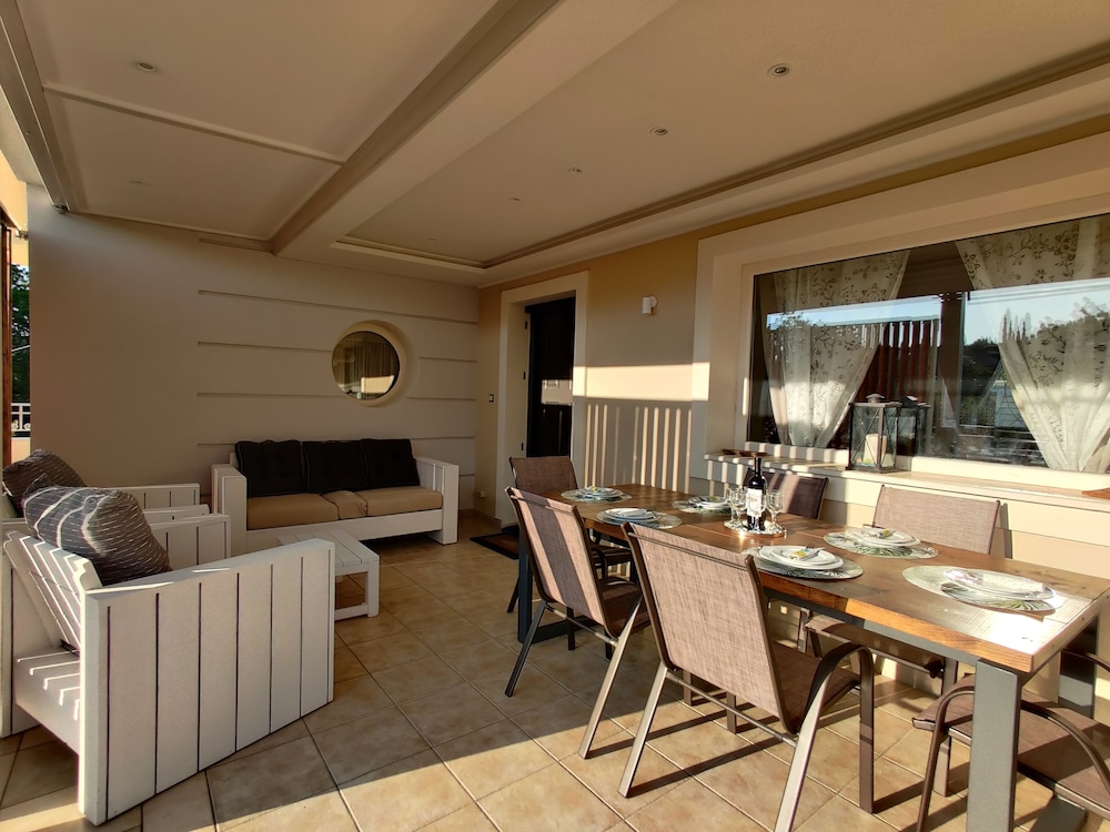 Villa Psatha