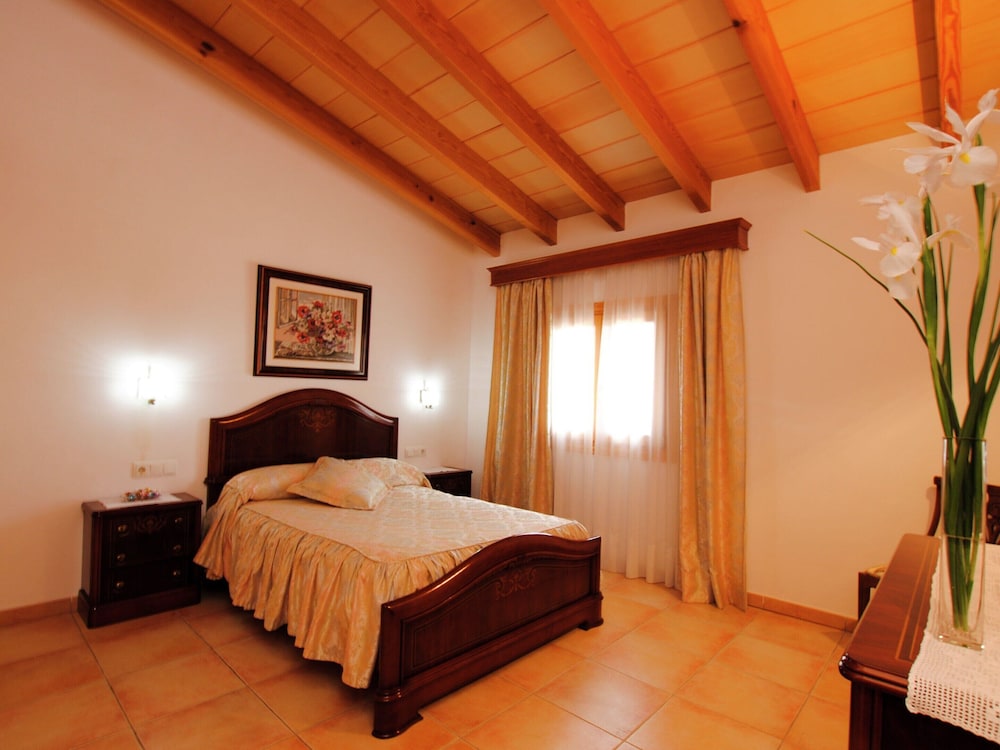 Villa in Mallorca With Private Pool photo 2
