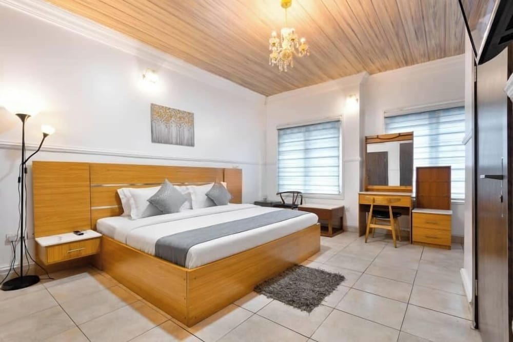 The Breeze Apartment