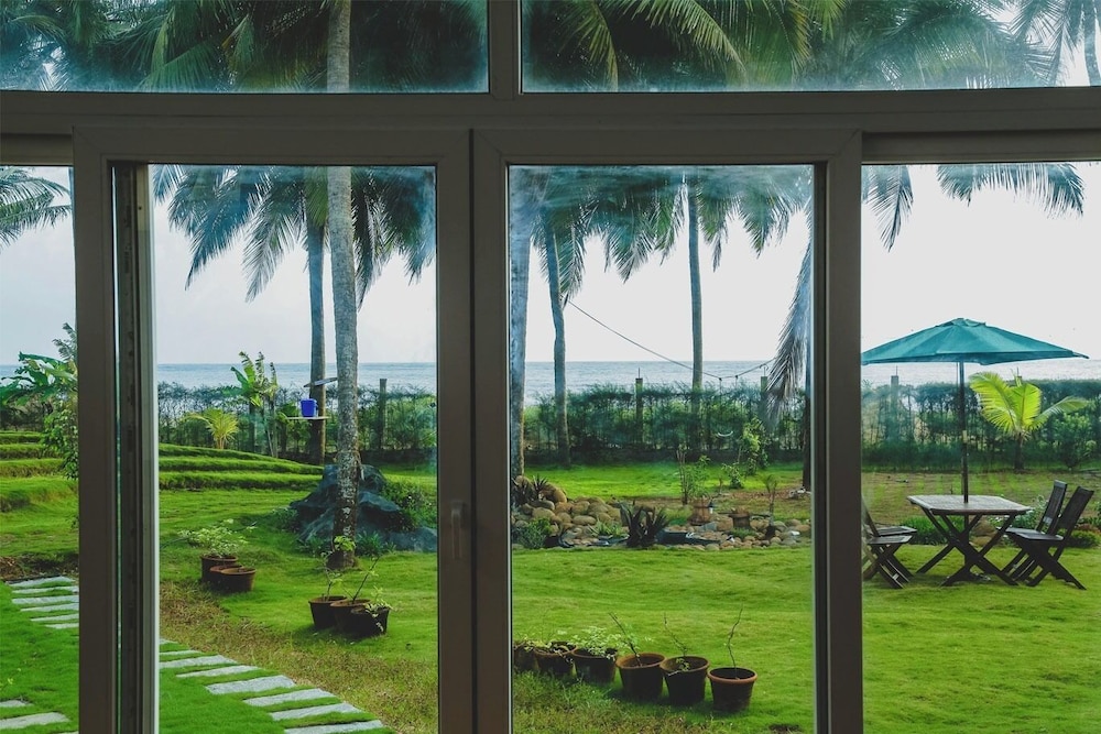 Cheshire Village - Beach Resort