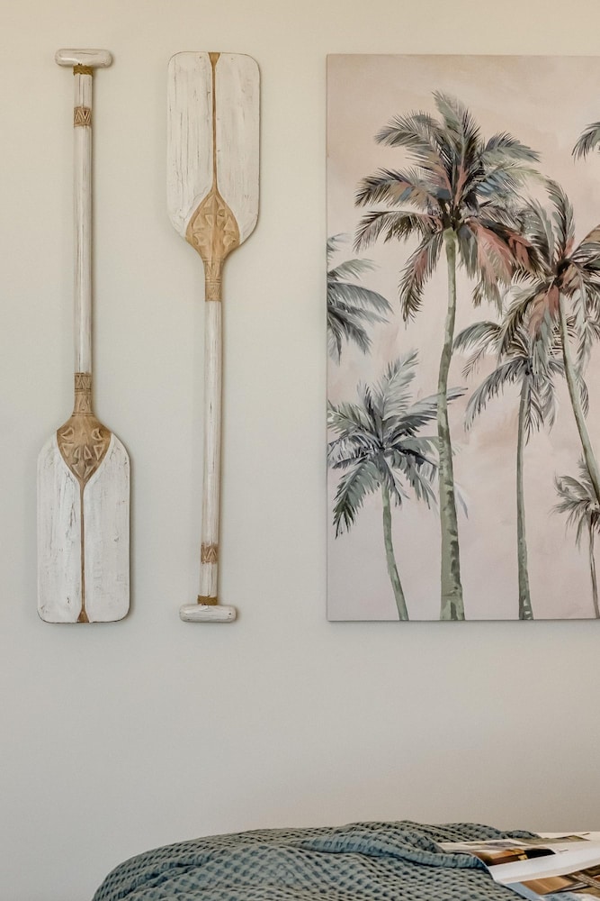 Apartment w Sea Views by Camps Bay Beach Kyanos