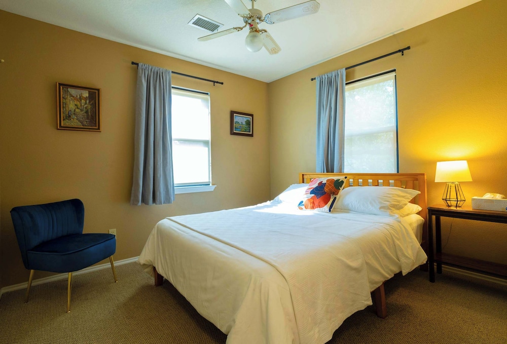 Stargazers Delight Sleeps 12!