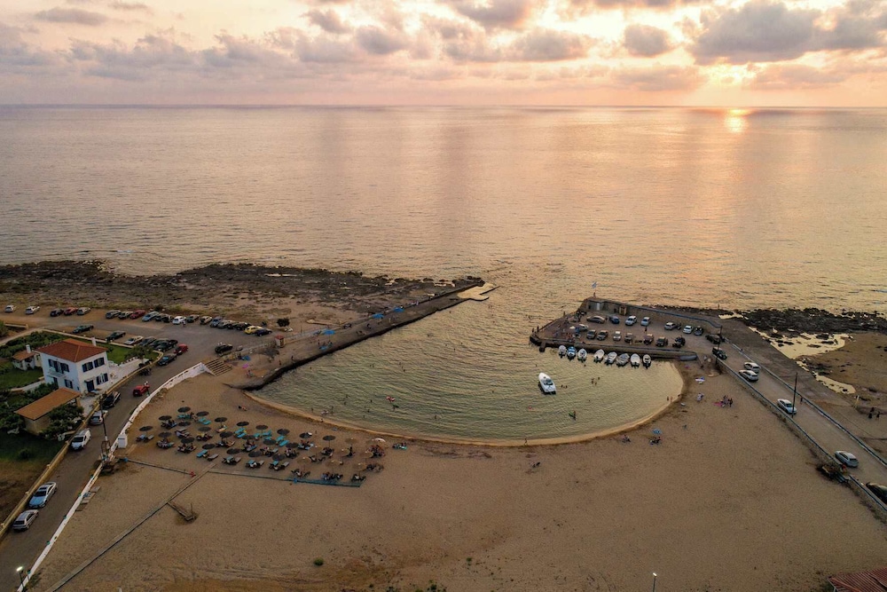 Filiatra Modern Getaway With Panoramic Views