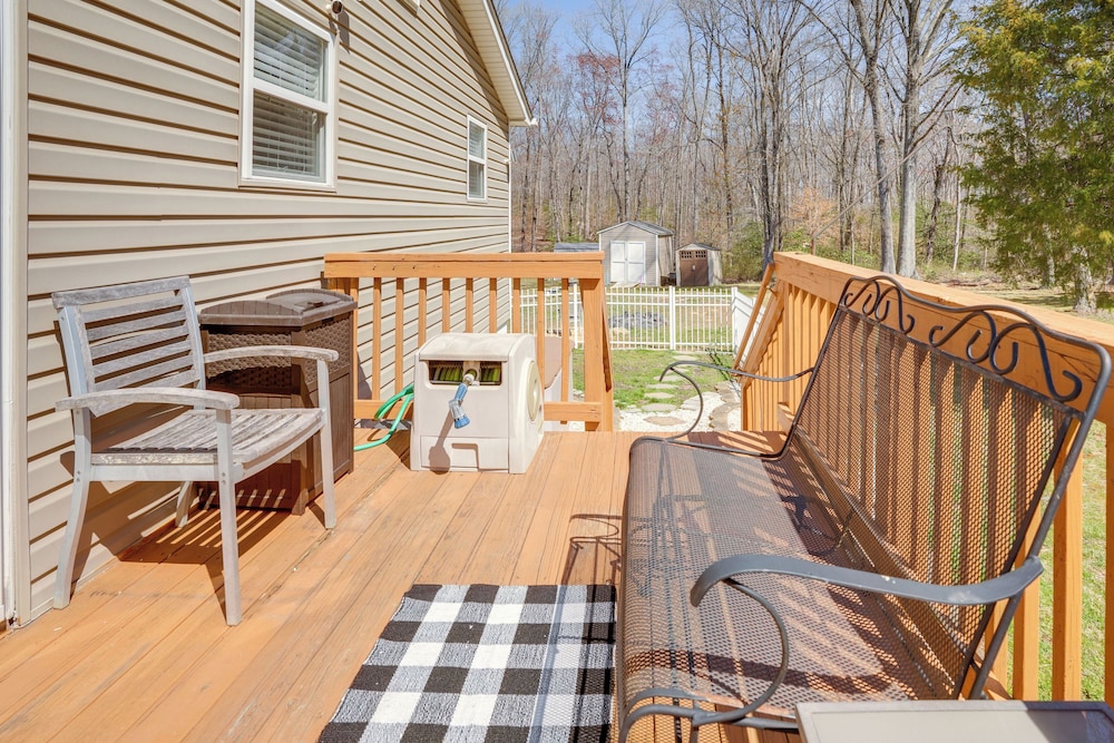 5 Mi to Dtwn Fredericksburg: Family Gem w/ Yard