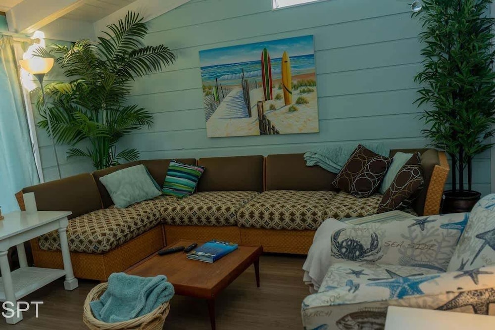 Lil Caribbean Vibes 2 Bedroom Home
