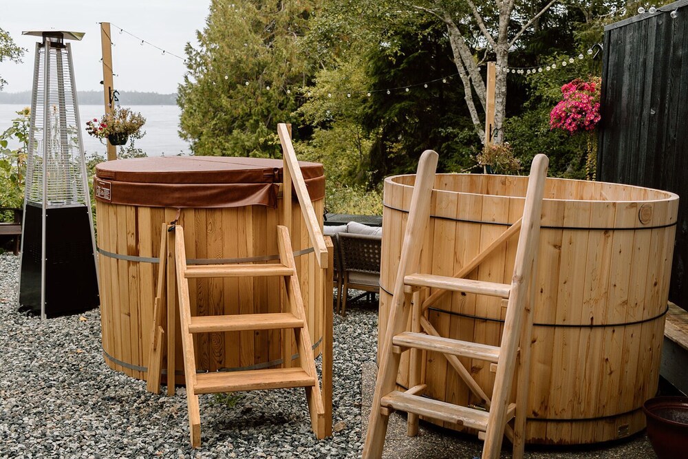 Lunar Cove Inn
