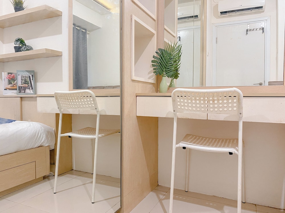 Good Deal and Comfy 2BR Apartment Green Pramuka City