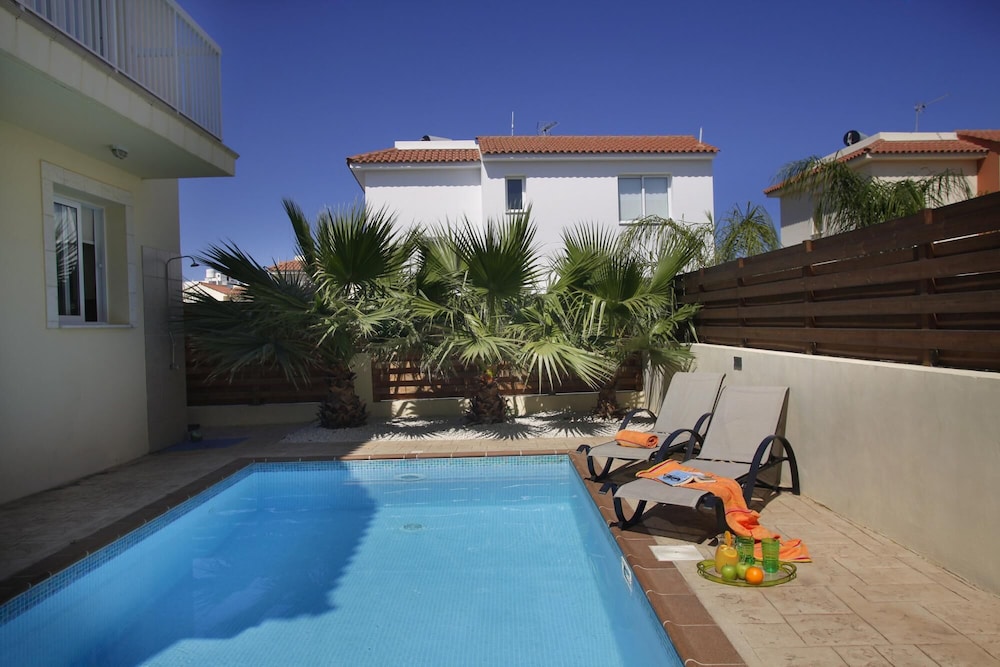 Clover in Protaras With 3 Bedrooms and 2 Bathrooms