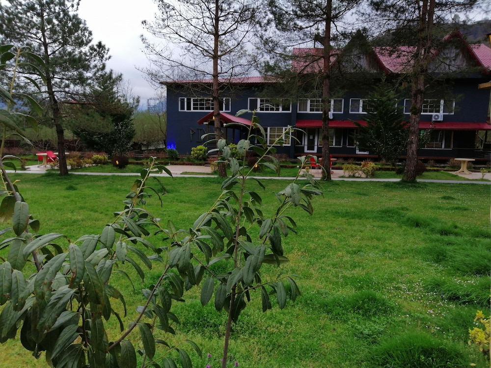 Pinar Kir Evi