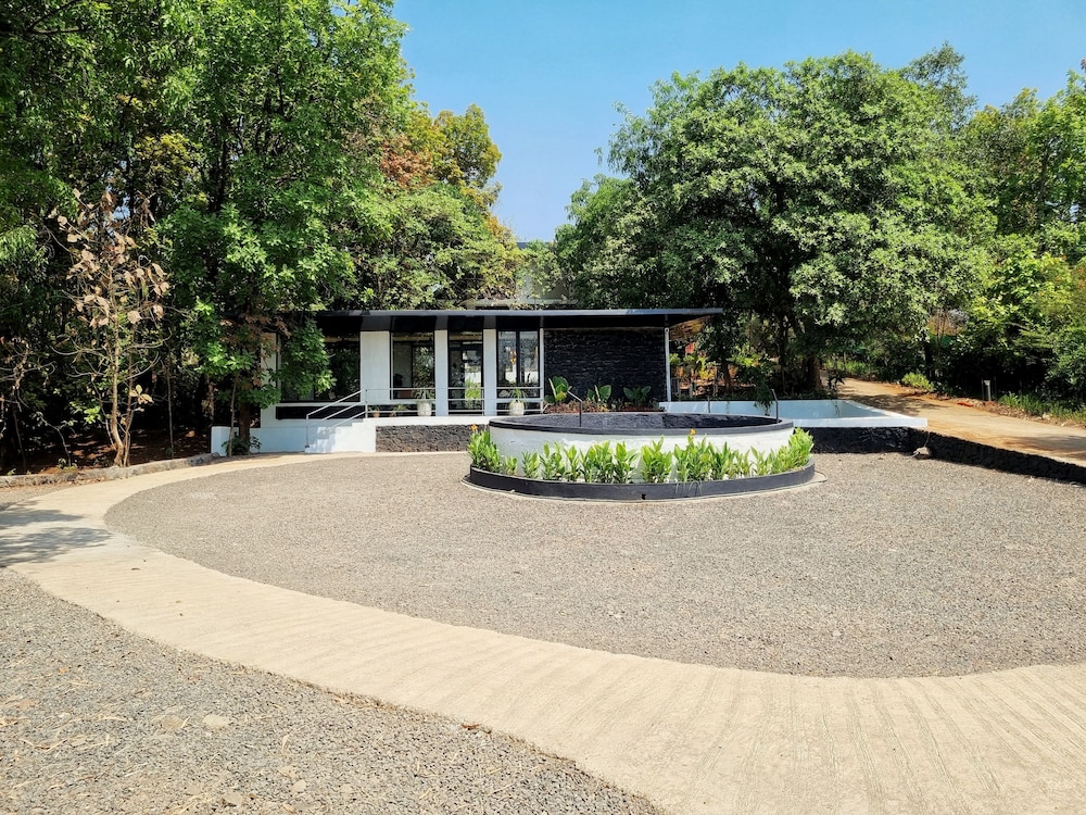 Bird's Nest Resort - Shahapur