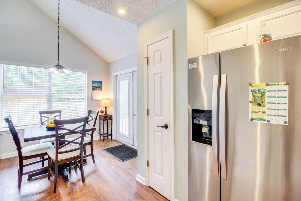Deck & Yard: Savannah Area Retreat!