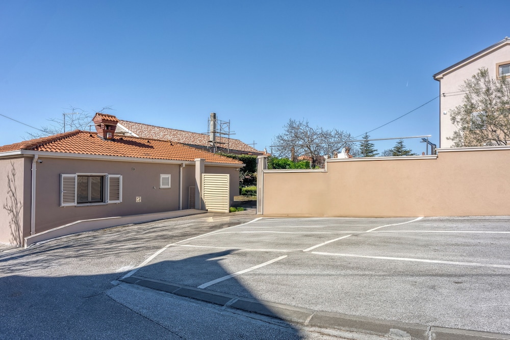 Apartment Jakara 4