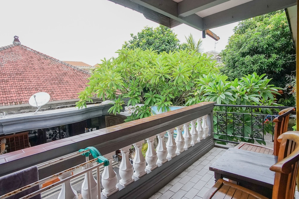 Mahendra Beach Inn, Kuta - 12