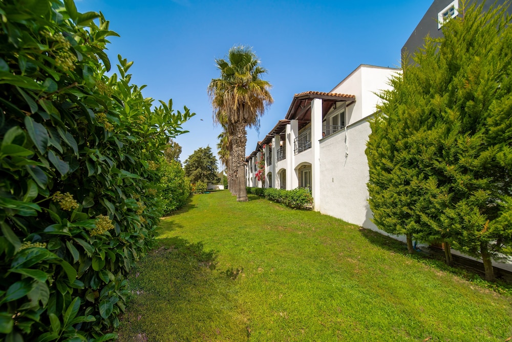 Tiana Beach Tatil Köyü - Her Şey Dahil - Image 42