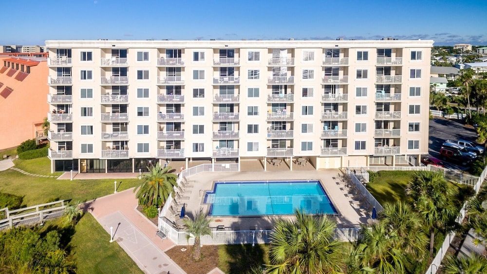 Destin On The Gulf 304 2 Bedroom Condo by RedAwning view 4