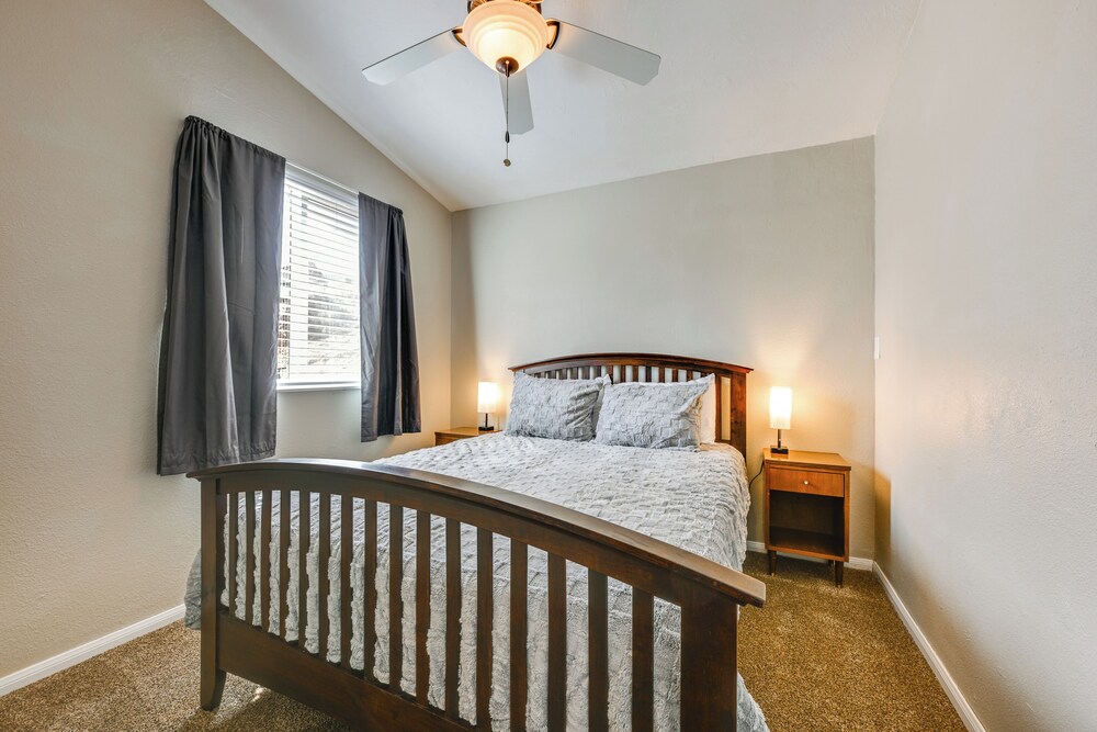 8 Mi to Hiking: Home w/ Patio in Dtwn Pioche