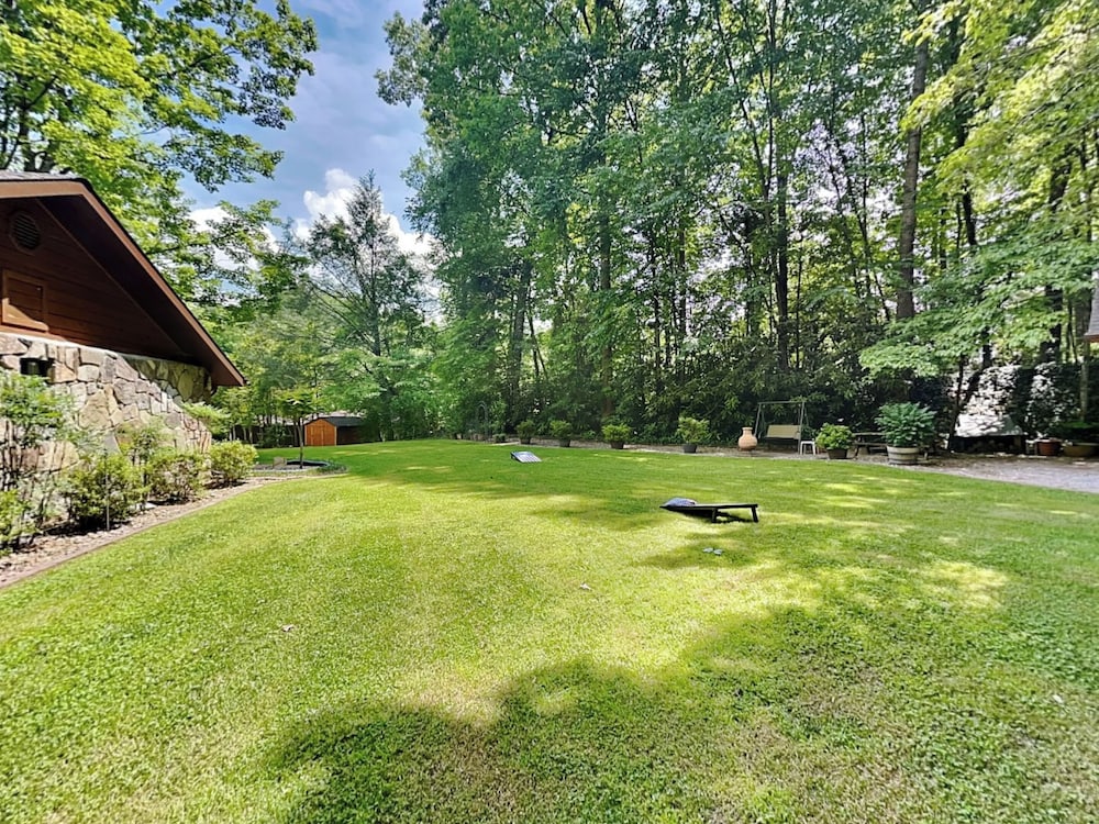 Gatlinburg's Hidden Gem by Jackson Mountain Rentals