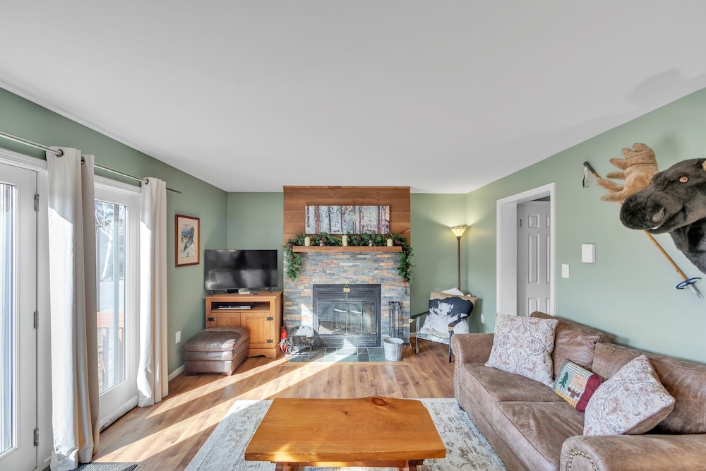 Lies 18n - Cozy & Scenic Mountain Retreat 3 Bedroom Townhouse by The Summit at Gore Mountain