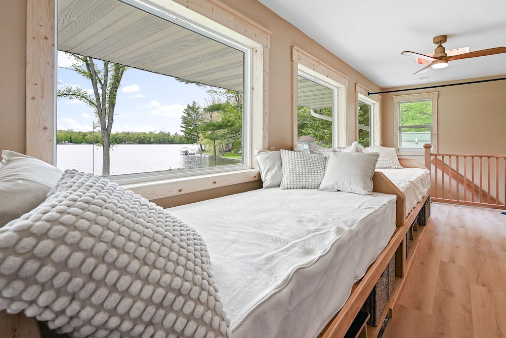 Sand Bar Resort in Suring