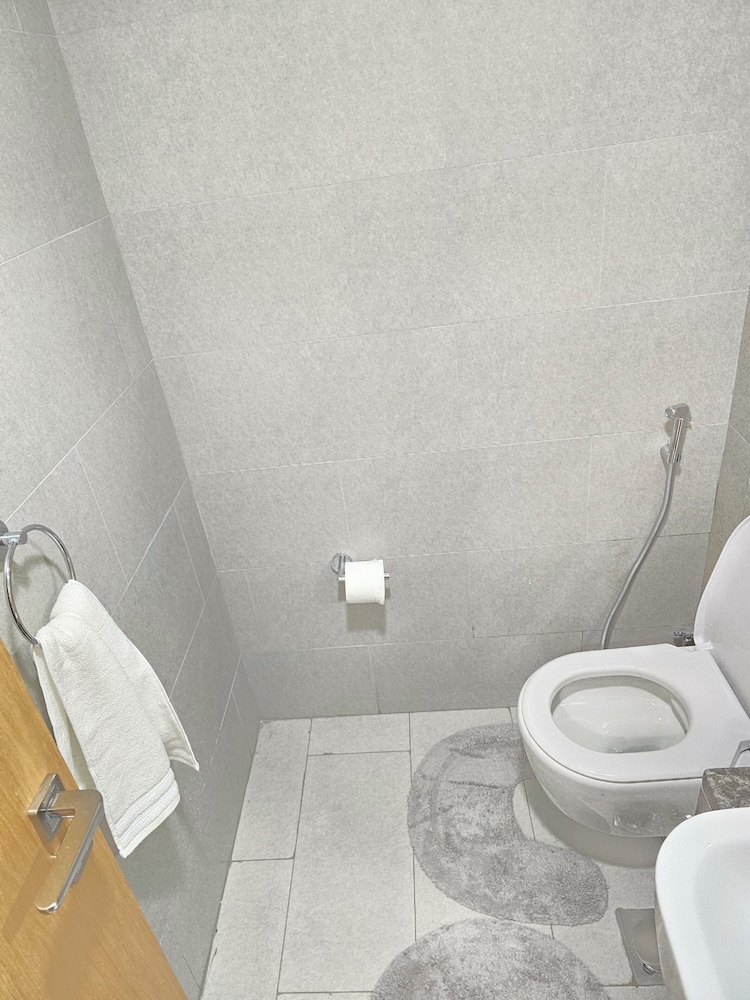 LUXURY BOULEVARD 2BHK