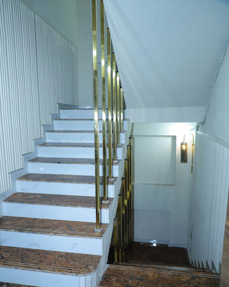 Hotel Devanshri Rooms & Restaurant
