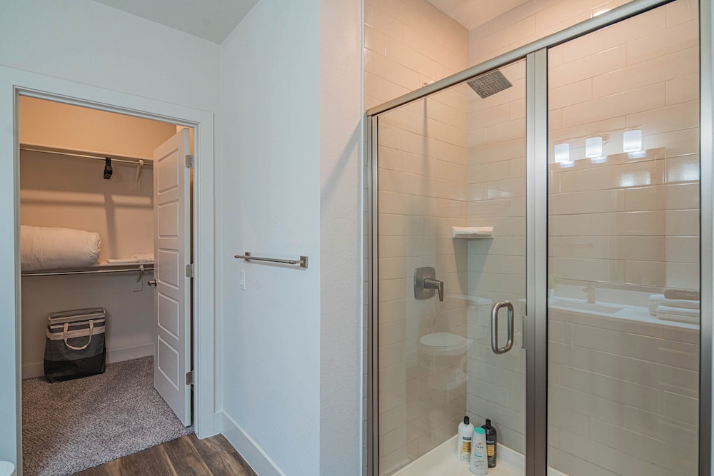 ROVE LIVING/KB - Scottsdale Grand