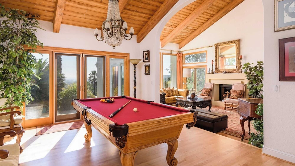 Resort-style Estate w/ Pool, Game Room & Tennis Court Near Wineries The Tennis Ranch by Avantstay