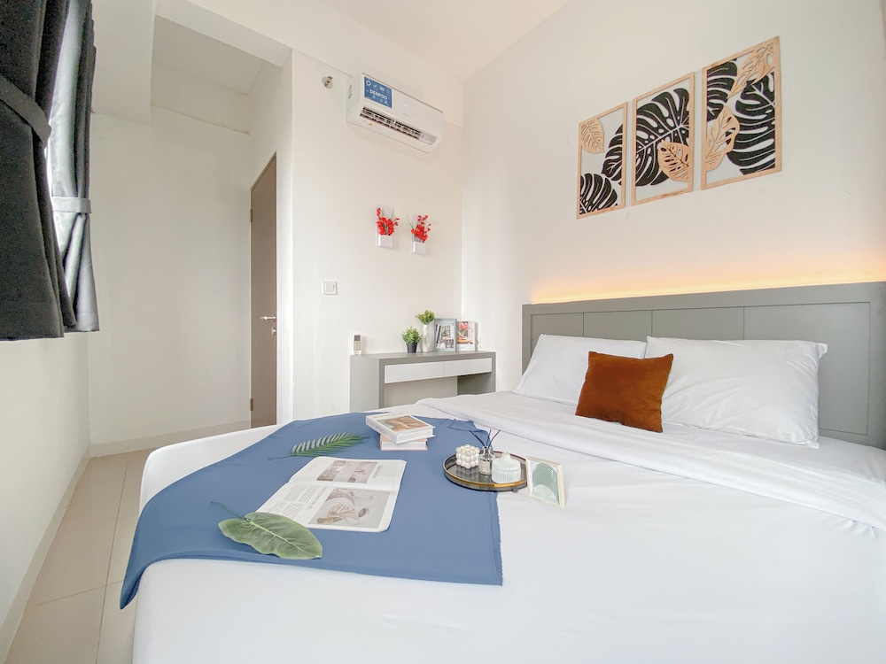 Cozy Neutral 2Br Apartment At Transpark Juanda Bekasi Timur